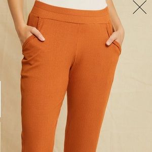 Amour Vert Skylar Paris Rib Joggers - Umber